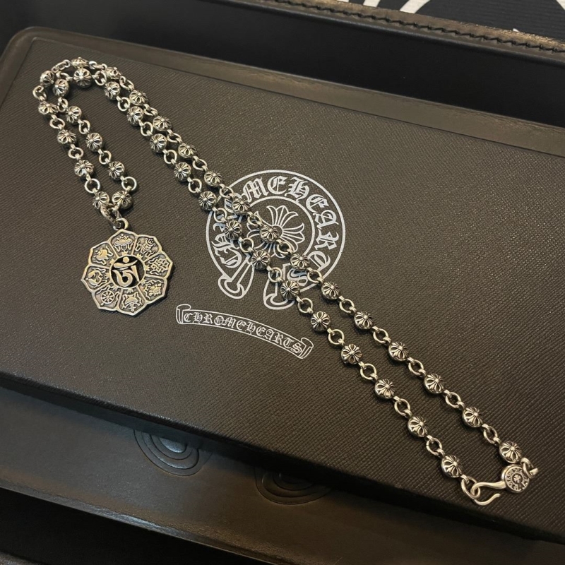 Ch**me He**ts necklaces